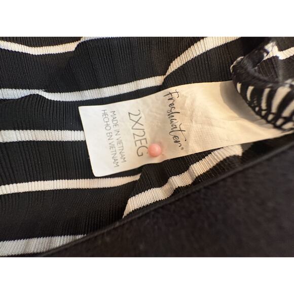 Freshwater Black White Stripe Knotted Chest BuiltIn Bra Tankini Top Plus Size 2X - Picture 2 of 4